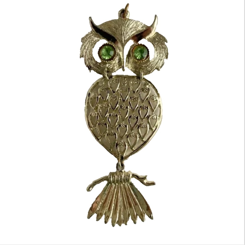 Vintage Gold Tone Owl Pendant Green Eyes